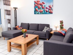 Möbel, Holz, Couch, Interior Design, Flooring, Wohnzimmer, Fussboden, Tabelle, Zimmer