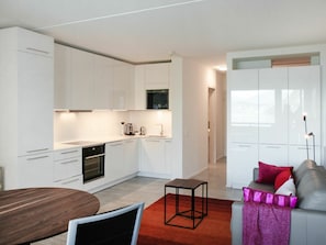 Couch, Möbel, Tabelle, Cabinetry, Komfort, Holz, Gebäude, Interior Design, Schublade, Wohnzimmer