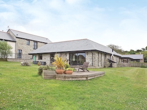 Exterior | The Linhay, St Issey, Wadebridge