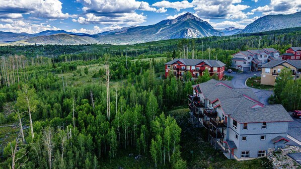 97A Exceptional Views 4Br 3Ba - a SkyRun Summit Property - 