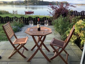 Front garden patio overlooking Dunstaffnage Castle, Bay, Islands 