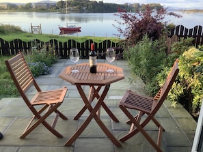 Front garden patio overlooking Dunstaffnage Castle, Bay, Islands 