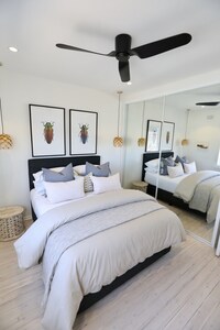 D'Luxe Designer Den Bondi- Ocean view apartment