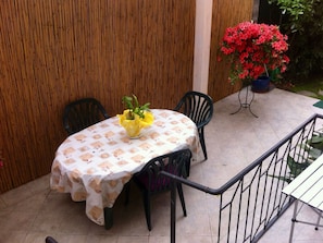 Balcony / Terrace / Patio