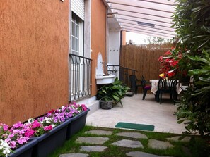 Balcony / Terrace / Patio