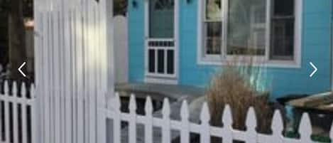 Sunny Day Chalet 
Classic White Picket Fence