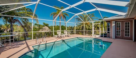 Heated pool vacation rental in Cape Coral, Florida