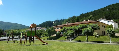 jardín y parque infantil Quinto Real Turismo Rural