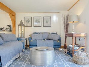 Welcoming living area  | Hare’s Furrow - Stop in the Sticks, Burton Overy