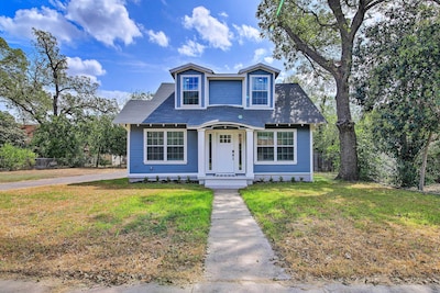 This Uvalde cottage has been renovated with the traveler's comfort in mind.