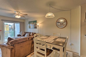 Dining Area | Dishes & Flatware Provided