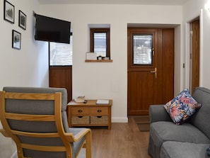 Welcoming living room | Chunal Apartment - Central Glossop, Glossop