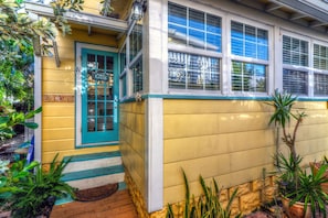 Main entrance to your PAG BeachHouse SeaShell