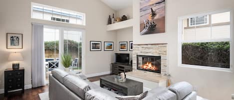 Living Room with Gas Fireplace