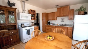 Fully equipped kitchen