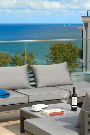 Terrasse. Eigene Dachterrasse mit Meerblick