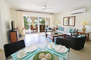 Sapphire Beach 205 - Living areas