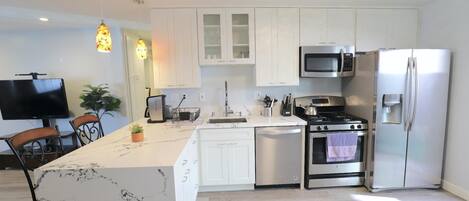 Fully upgraded gourmet kitchen with top of line appliances, utensils and cutlery. Permit #str14-0085