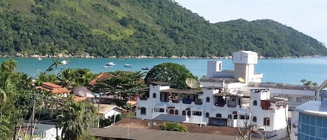 Vista da sacada através da área Gourmet.