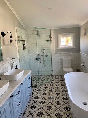 Ensuite