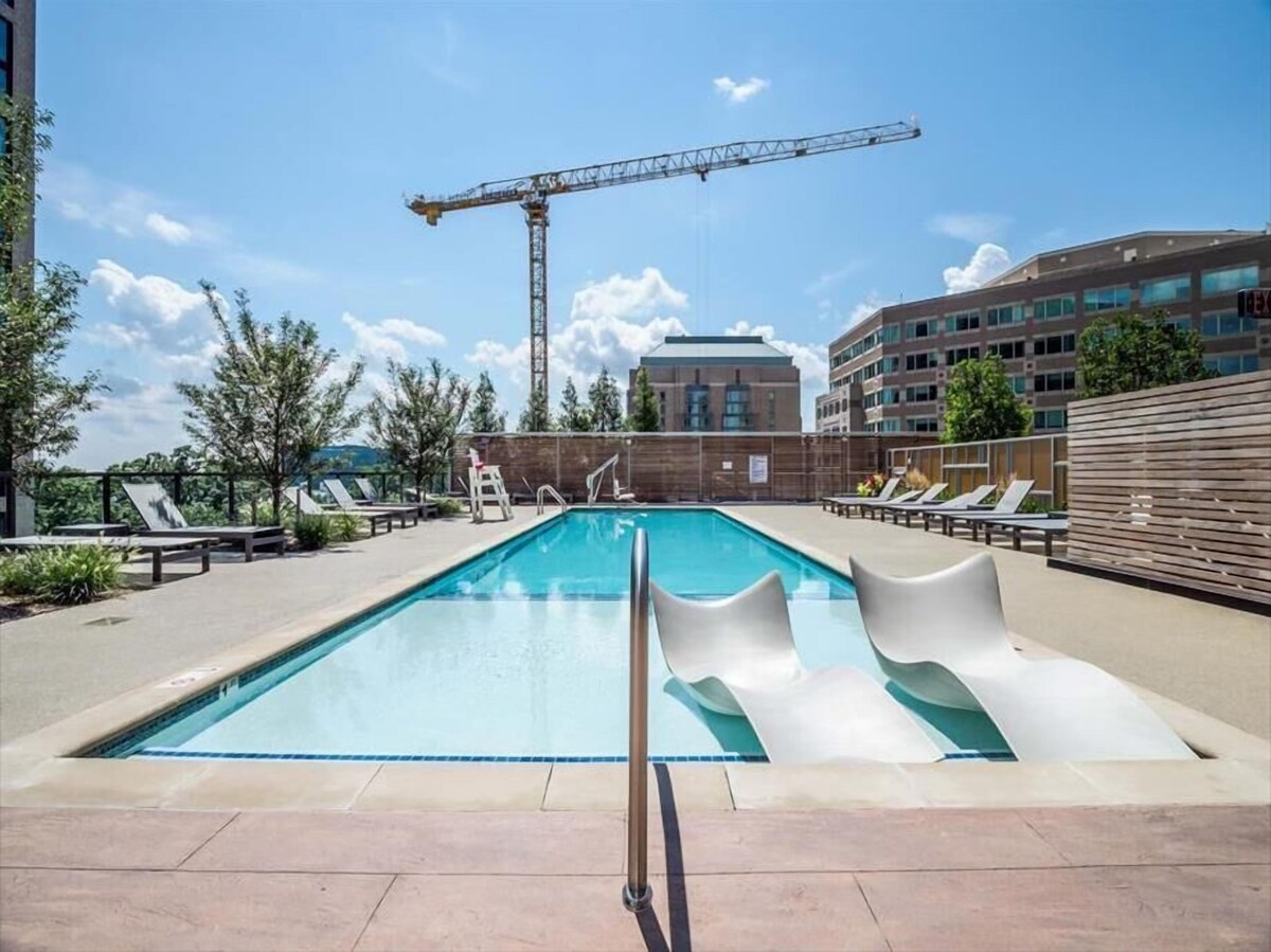 Walkable Reston Location | Well Equipped Gym & Kitchen | Reston Town Center