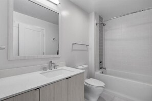 South Arlington Arlington 2 Bedroom Bathroom