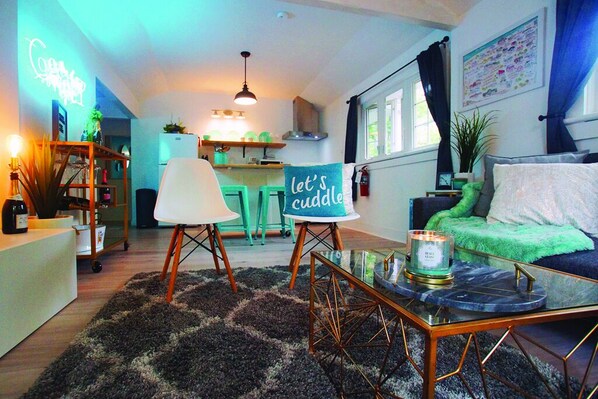 Welcome to The Coupe! A wine lovers retreat in beautiful Niagara-on-the-Lake!