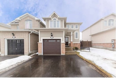 Spacious Basement Apartment with Seperate Entrance, Kitchen & Washroom