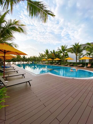 Infinity-Pool