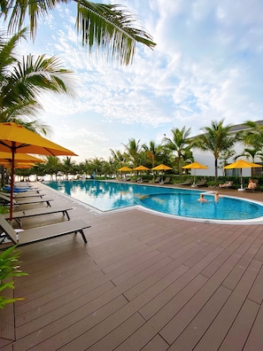 Infinity-Pool