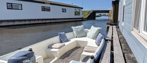 Enjoy the water views and take the terrace boat to the Zaanse Schans windmills!