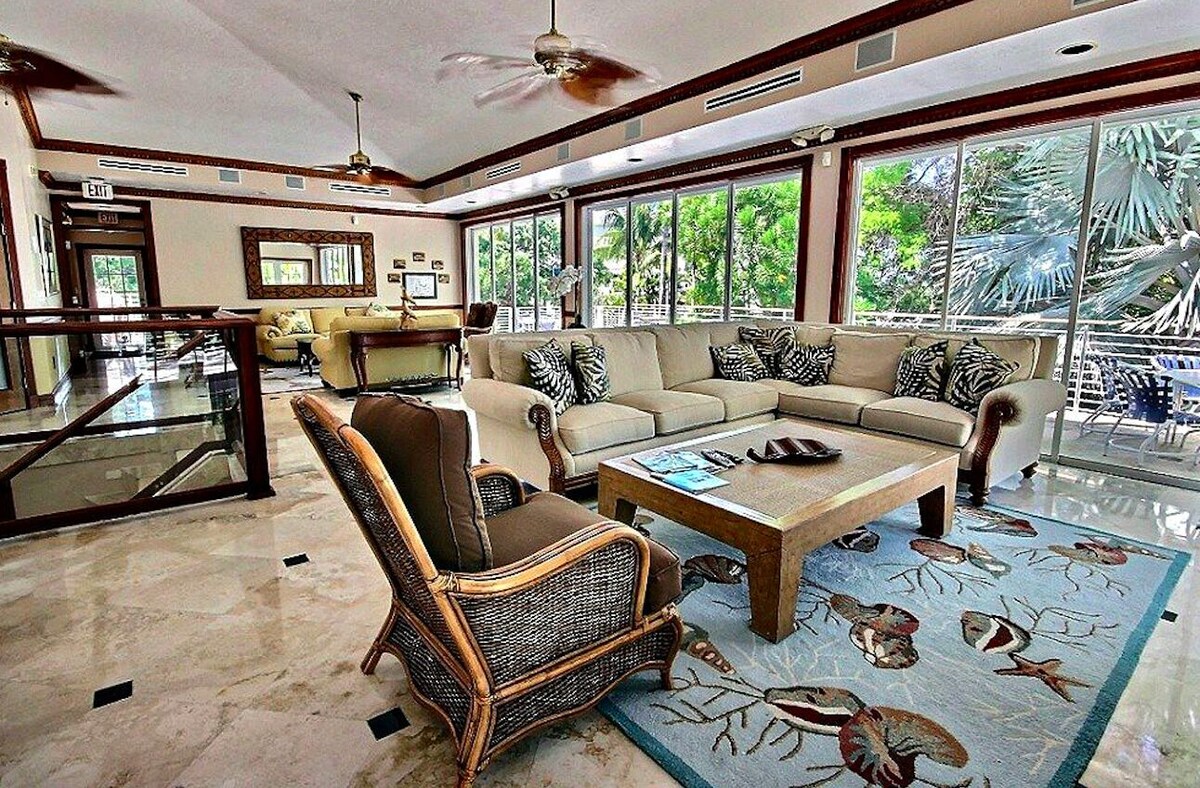 Mariners Club Oceanfront Condo, Water views from every room, Tennis & Pickleball
