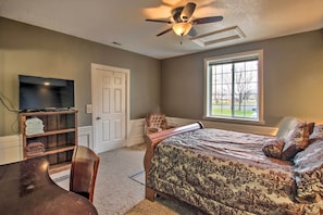 This studio sleeps 3 and has everything you need for a Utah retreat.
