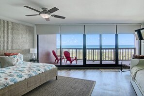Wake up to ocean views at Mayan Princess 308