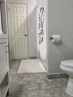 2nd Bathroom 