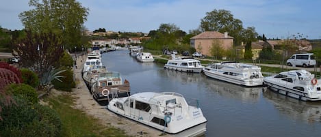 a 20 mètres du logement