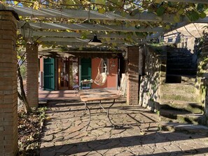 Balcony / Terrace / Patio