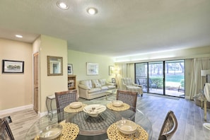 Main Living Space | Free WiFi | Golf Course Views