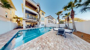 The Large Pool and Overflow Spa Are a Perfect Place To relax After A Long Day.