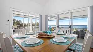 Bay Views | Dining room