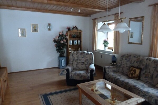 Ferienwohnung (80qm) mit Terrasse zum Garten-whng-5-b