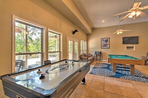 Game Room | Air Hockey Table | Pool Table | Stereo | Flat-Screen TV