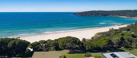 Vue sur la plage ou l’océan