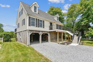 ,Front Elevation,