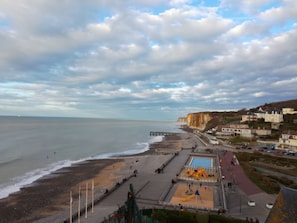 la plage à 12 minutes à pied de la maison