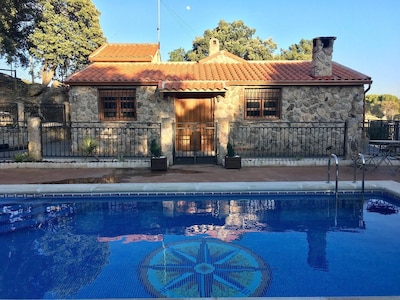 Casa · Piscina · Barbacoa · Naturaleza a 1 hora de Madrid-Ávila-Toledo