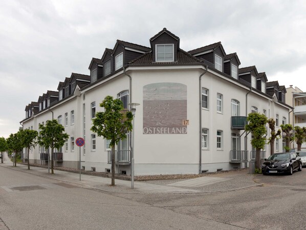Außenansicht (Straßenseite)