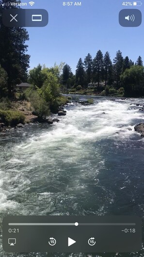 Deschutes river - pathway into old town , a 3 minute walk down to the river