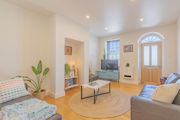 Quarantine Friendly Accommodation
Spend your quarantine in luxury
14 day rates