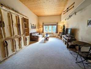 Spacious Studio in Keystone!